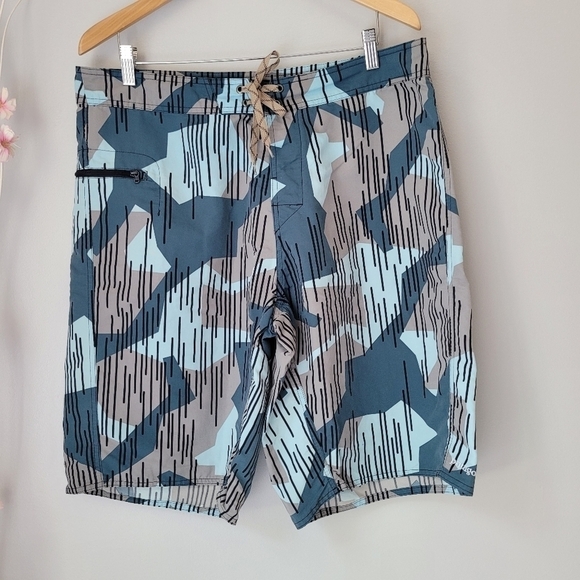 PATAGONIA Men's Swim Short - Picture 2 of 7